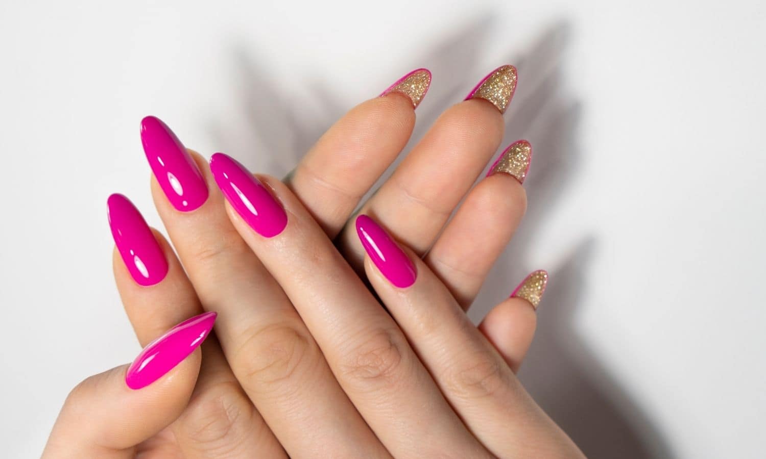 Hot pink nails - Summer nail colors