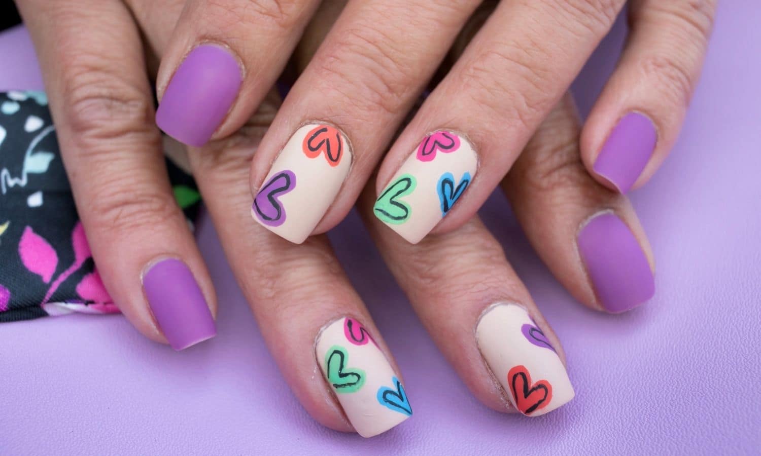Vivid purple nails - Summer nail colors