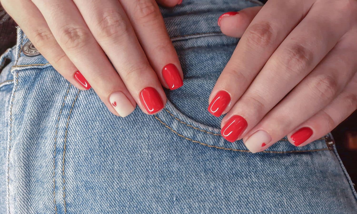 bright coral nails - Summer nail colors 