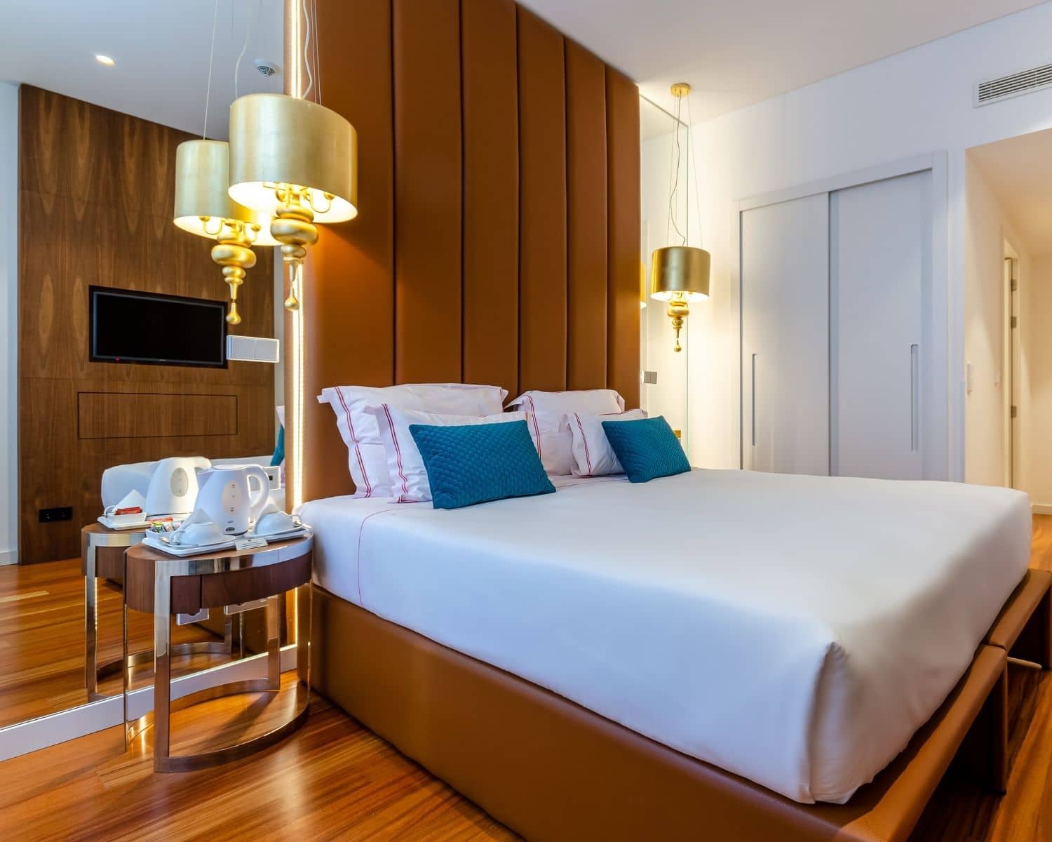 Wooden Decor fro Cozy Room